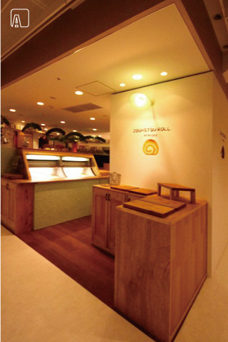 情熱ロール エントランス　AFTER