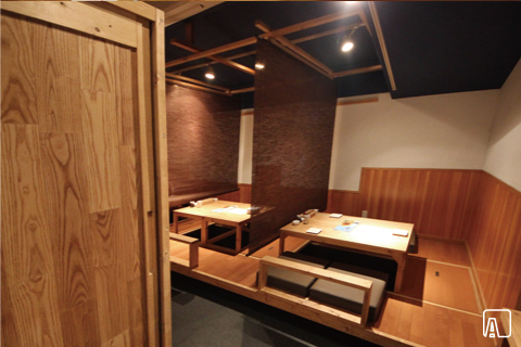 ハイボール酒場 ともすけ 内観　AFTER