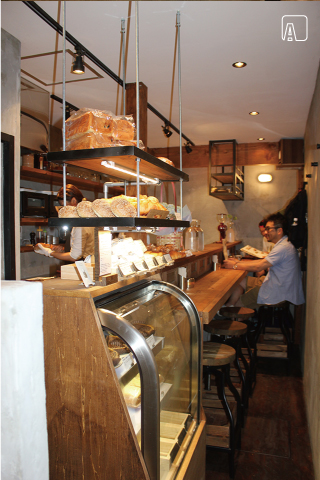 ROJIURA BAKERY CAFE 平面図 内観　AFTER