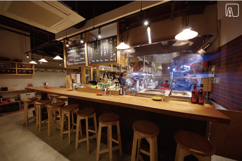 下町ビストロ ロヂウラ 内観　AFTER