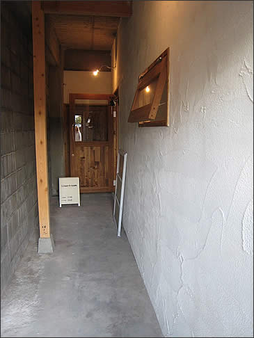 雑貨と服の店 リネンプラスルーム エントランス