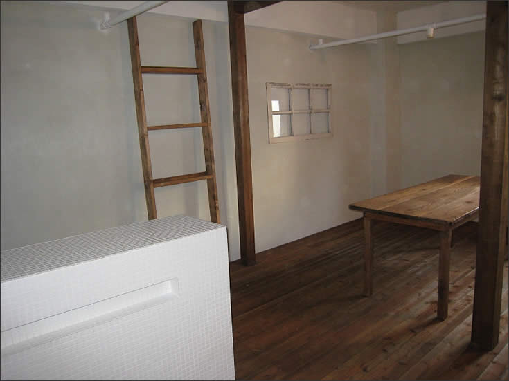 雑貨と服の店　リネンルームプラス　店内2