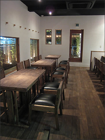 結びの架け橋テーブル席