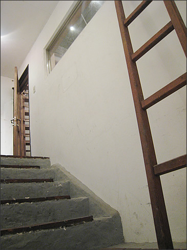 居酒屋 元気満天食堂　しげまつ 階段